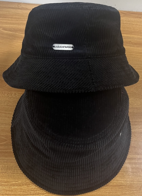 HC Avangard panama is black