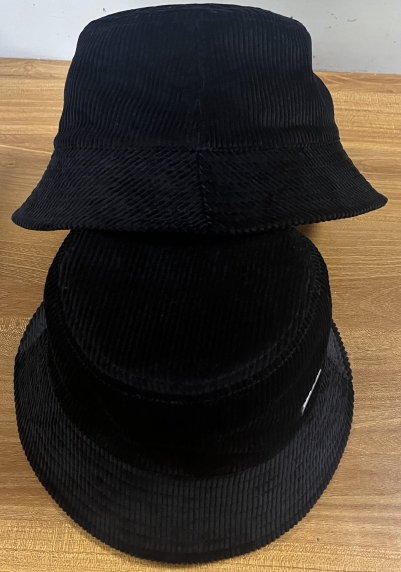 HC Avangard panama is black